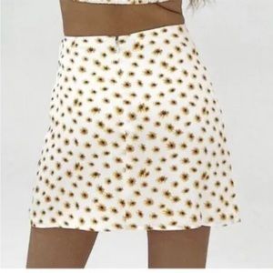 We Wore What x Revolve Ivory Daisy Mini Skirt Size Small